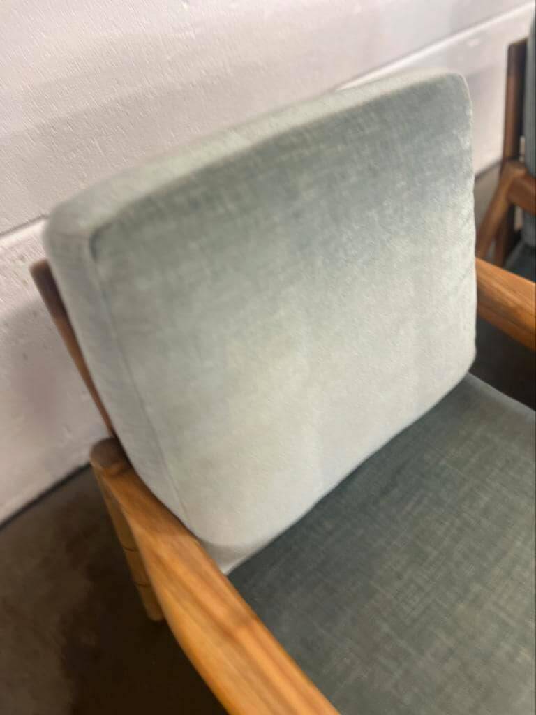 Set of 2 vintage armchairs / club seats / single seats