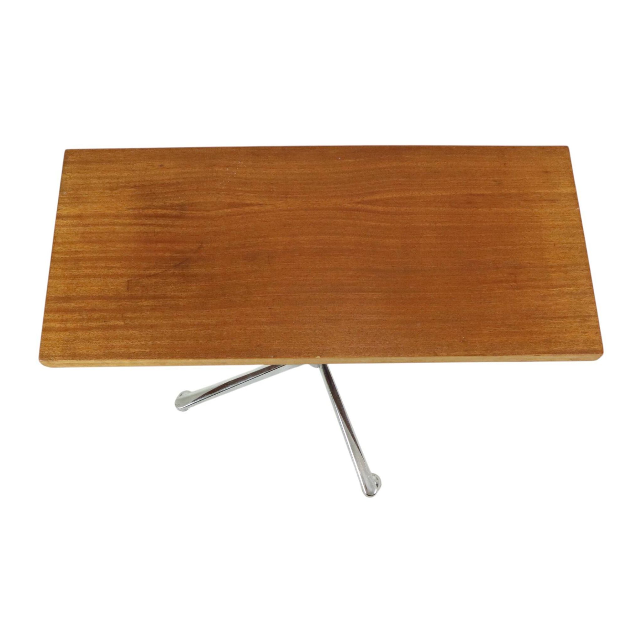 Table basse vintage avec plateau en bois et roulettes chromées, 90 cm