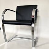 fauteuil modèle BRNO de Ludvig Mies Van der Rohe