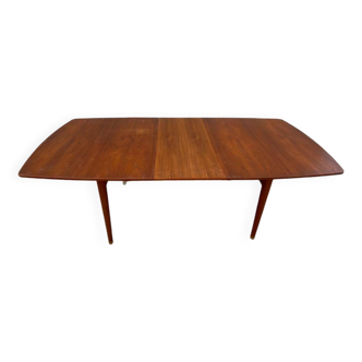 Scandinavian table