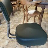 Pullman style workshop chair