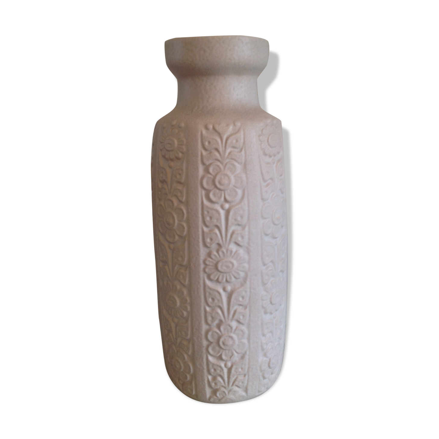 White décor vase flowers ceramic Scandinavian style