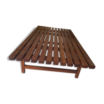 Table basse scandinave en lattes de teck