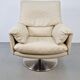 Fauteuil Cece pivotant en cuir de Leolux