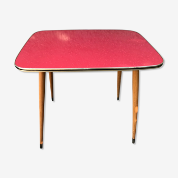 Table basse pieds compas formica rouge