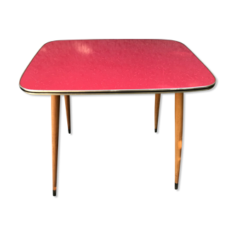 Table bass feet compass formica red