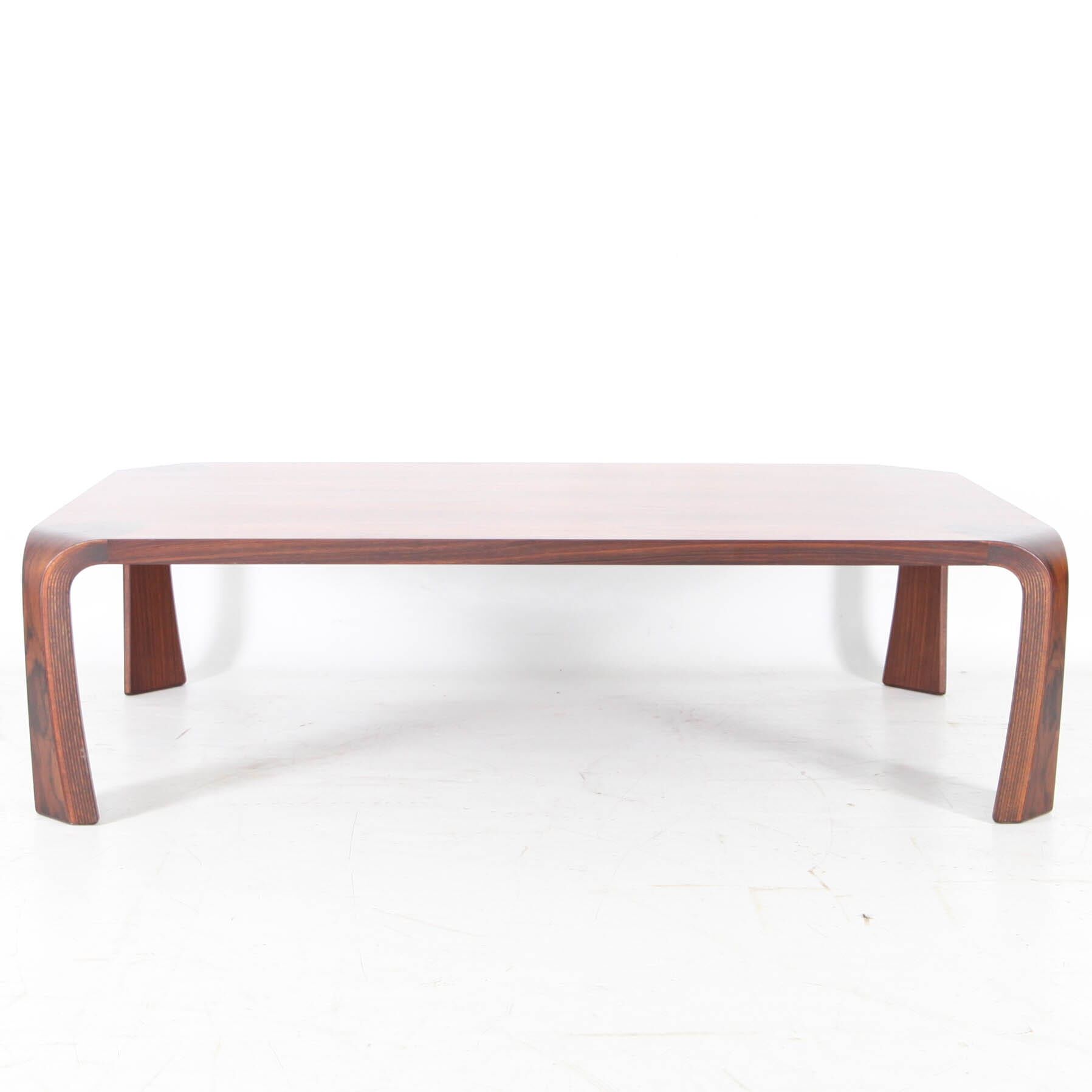 Table basse japonaise