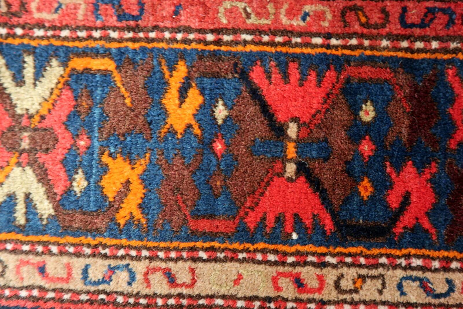 Handmade vintage Persian Hamadan rug 137cm x 194cm, 1960s