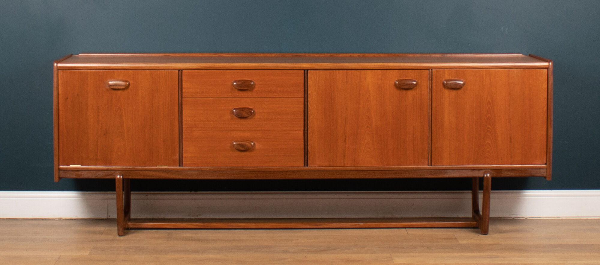 Retro teak 1960s long portwood mid century sideboard