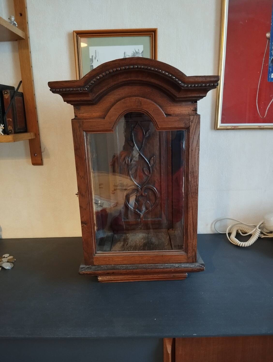 Late 19th Antique Showcase