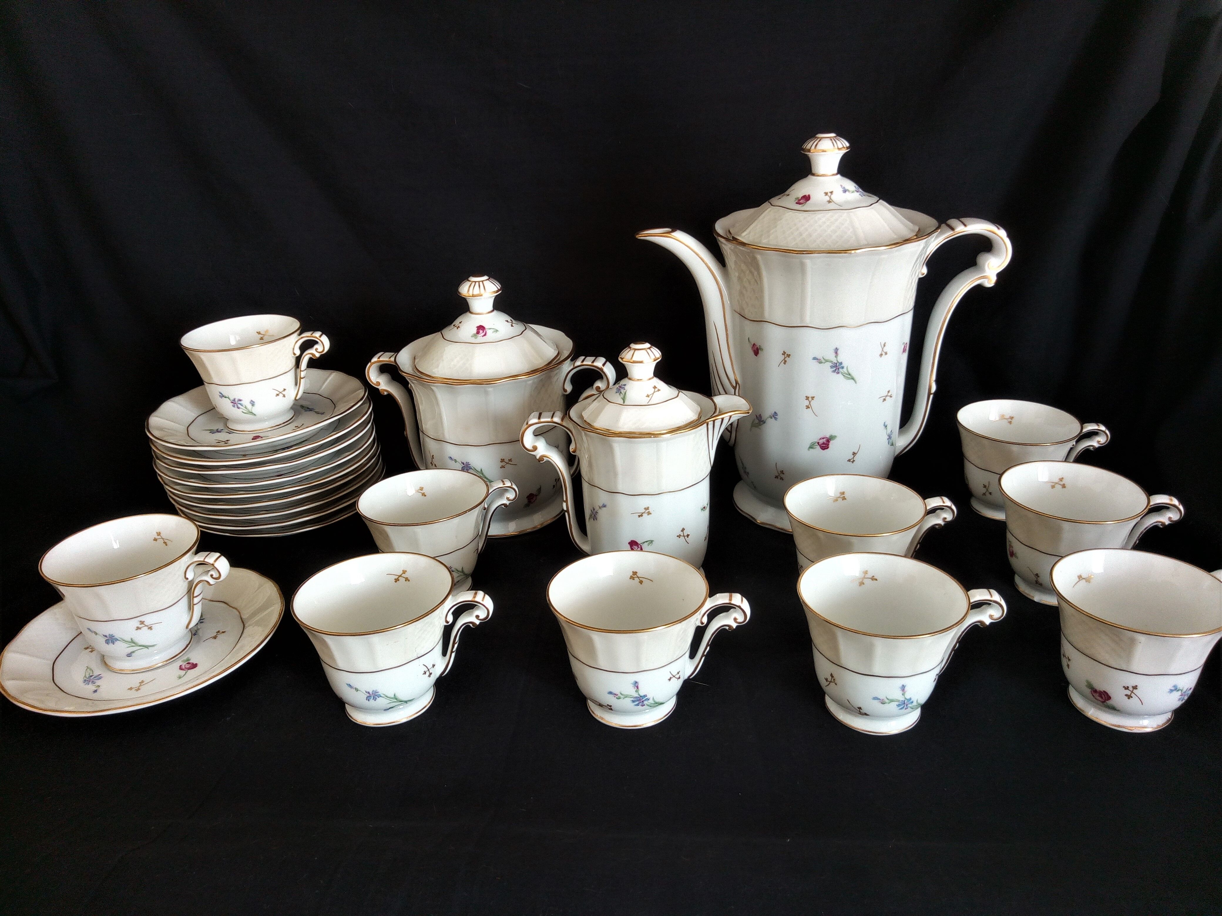 L. Bernardaud & Cie. - Limoges porcelain coffee set, Pompadour model, 1900s - 1927s