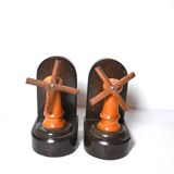 Wooden bookends mills