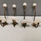 Patères en laiton et porcelaine blanche brute