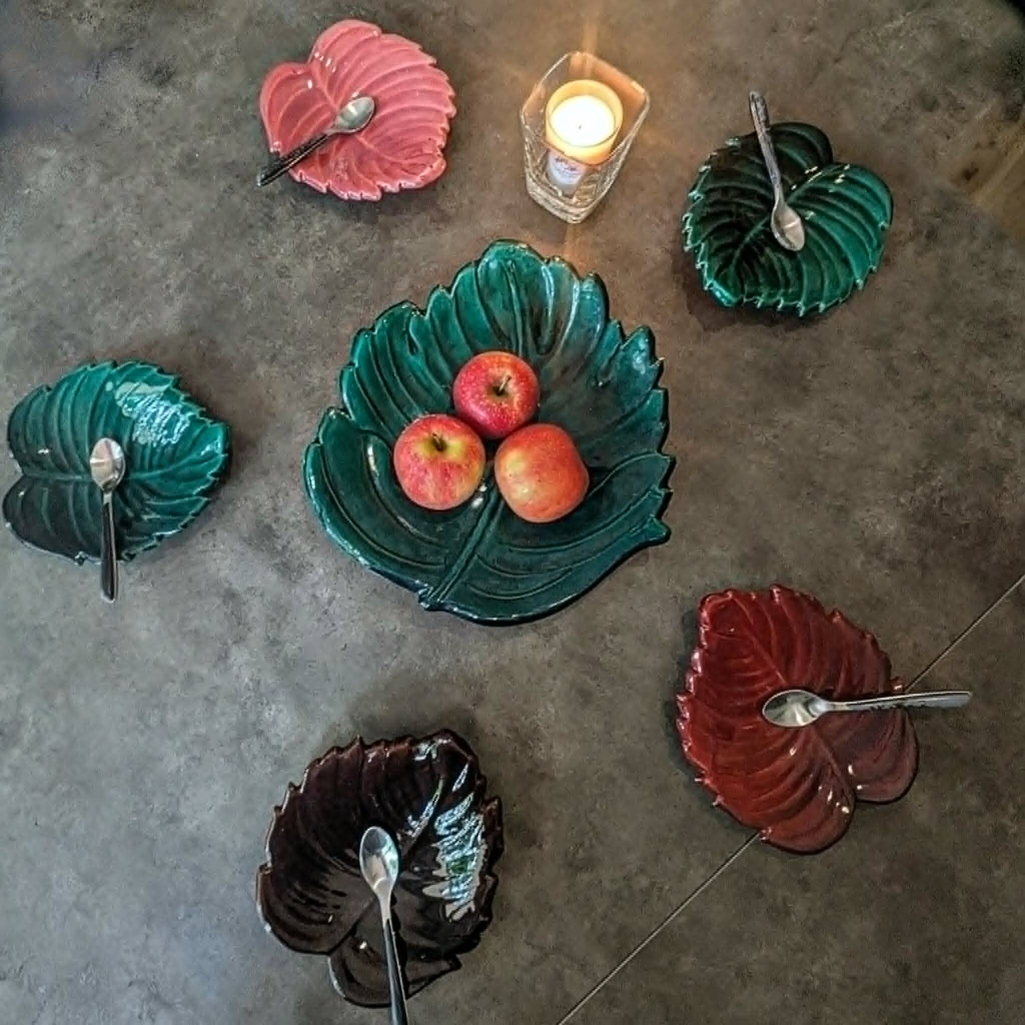Vallauris signé – Coupelles et grand plat feuilles tropicales déco vintage
