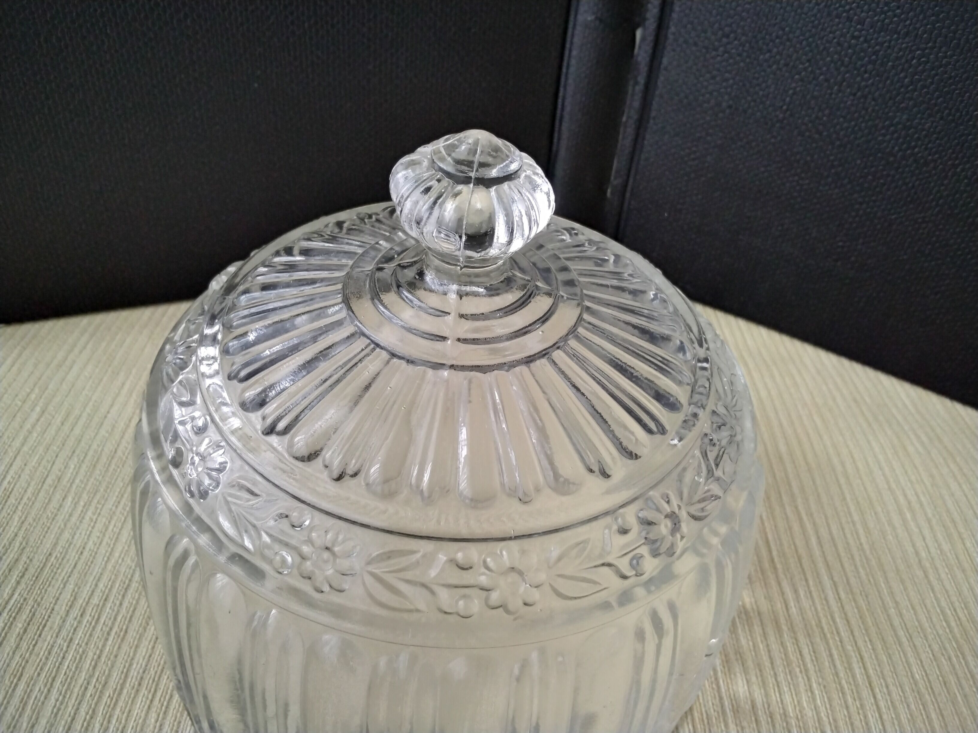 Cheese bell made of moulded pressed glass