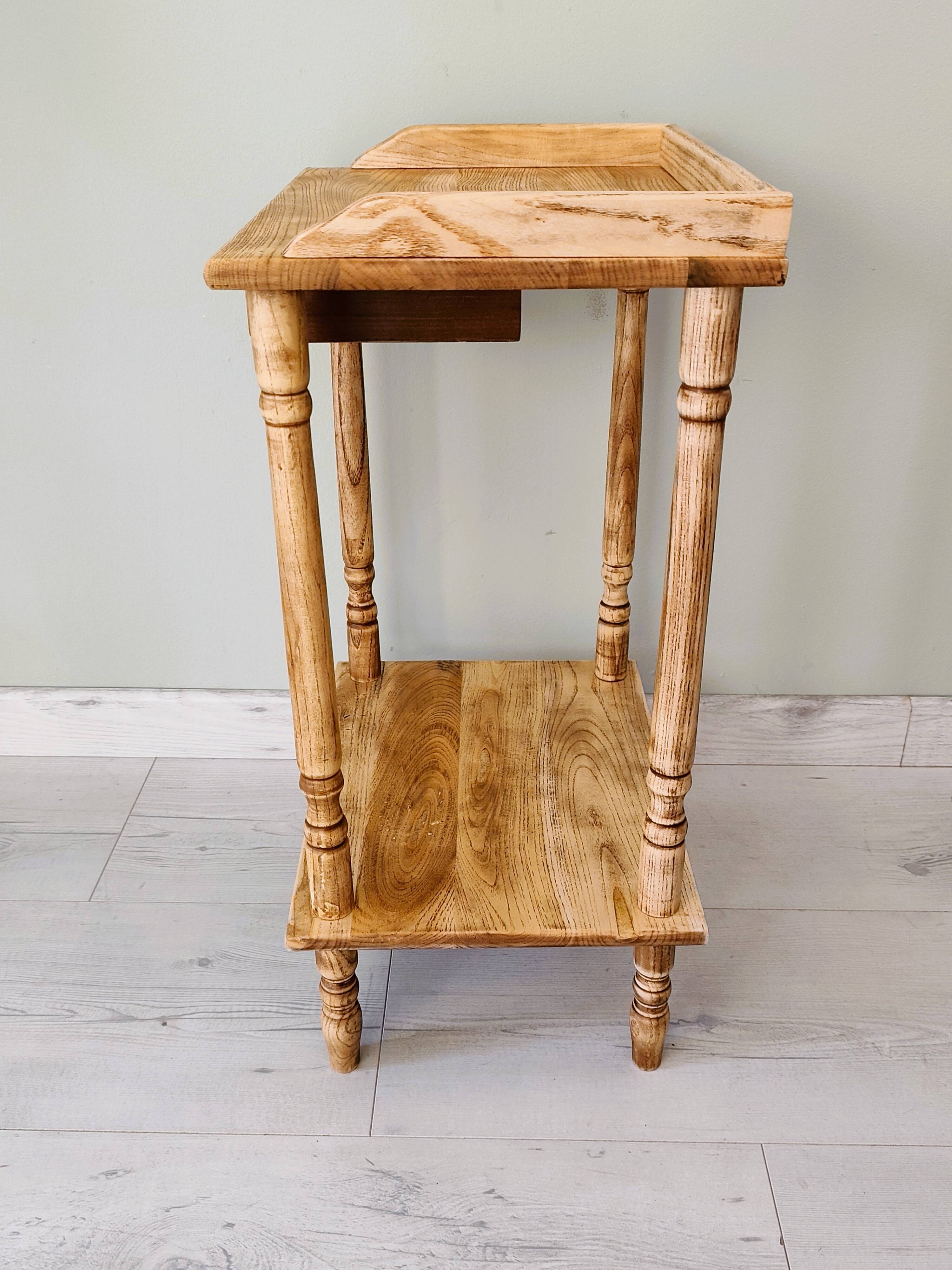 Small accent piece in solid wood