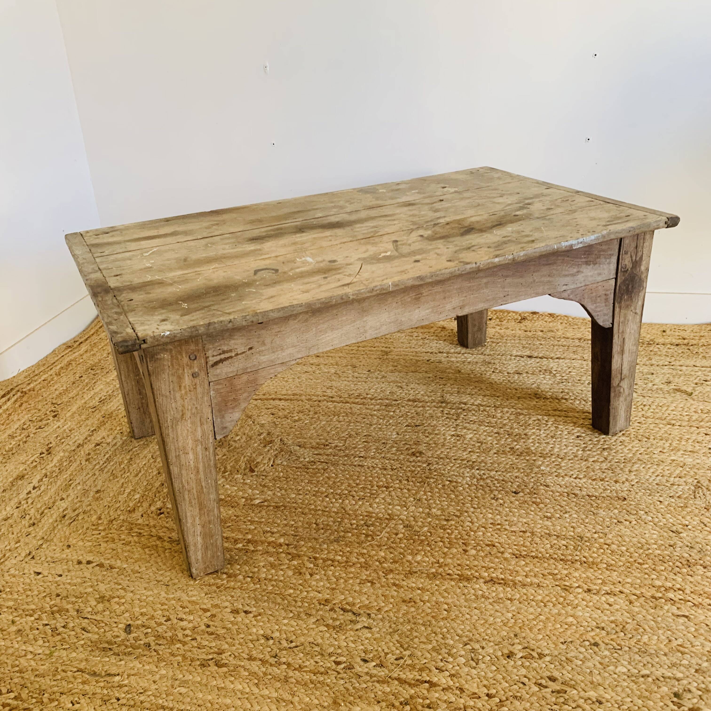 Table basse de ferme