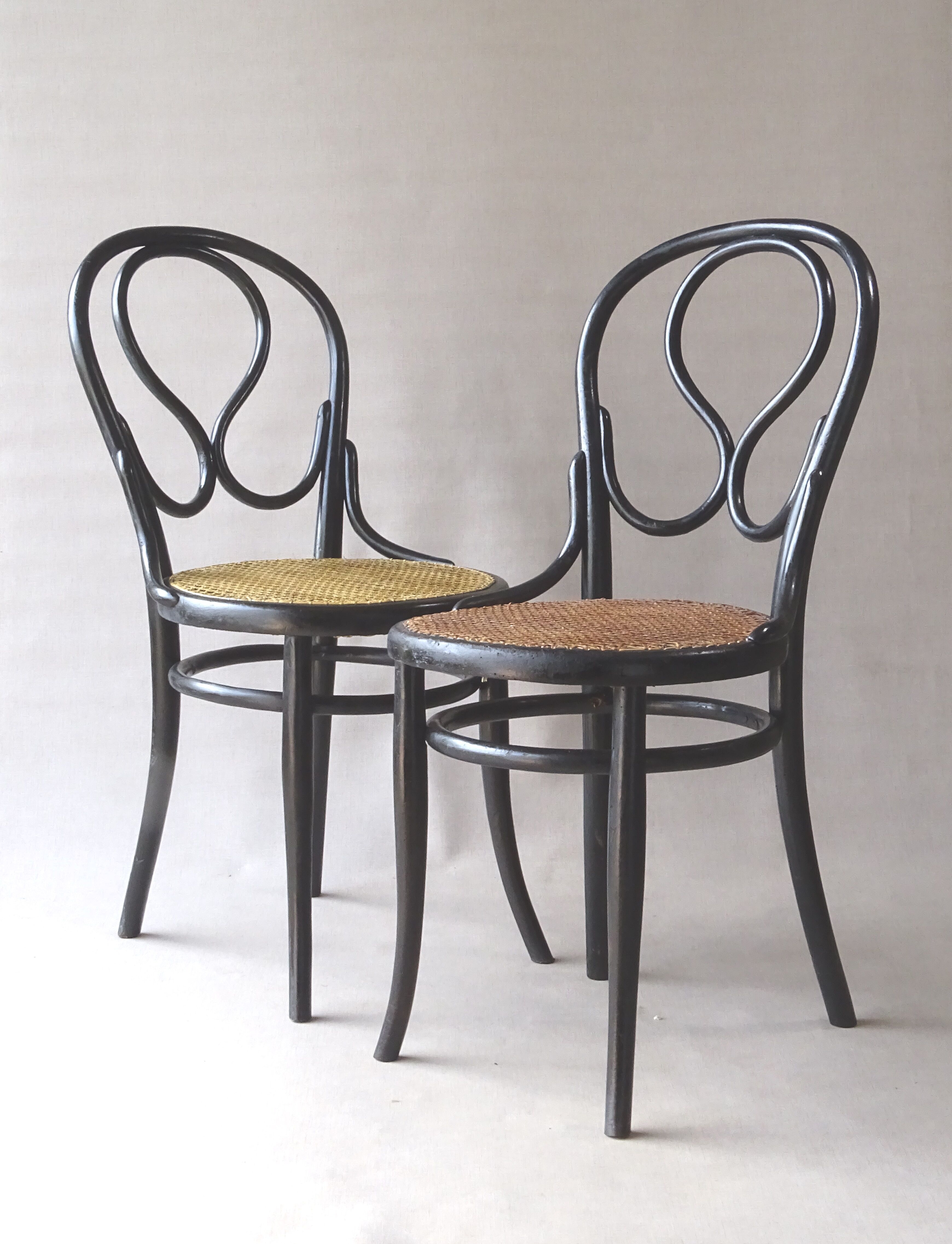 Fauuse pair of chairs n°20"omega" of thonet and lebrun, around 1880