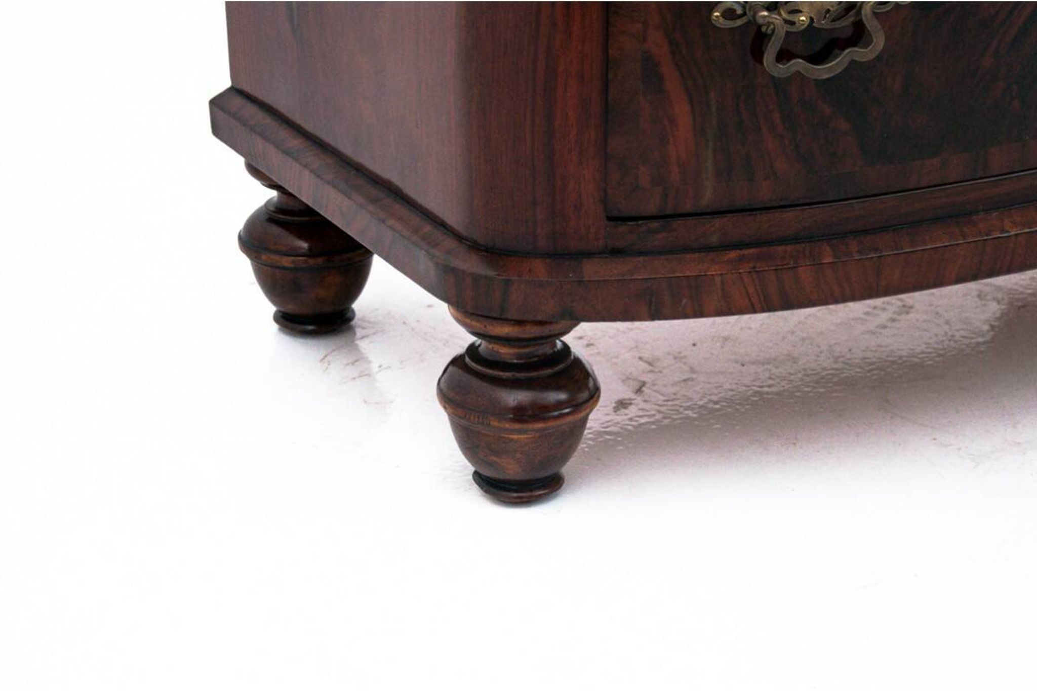 Walnut chest of drawers, Northern Europe, circa 1890. After renovation.