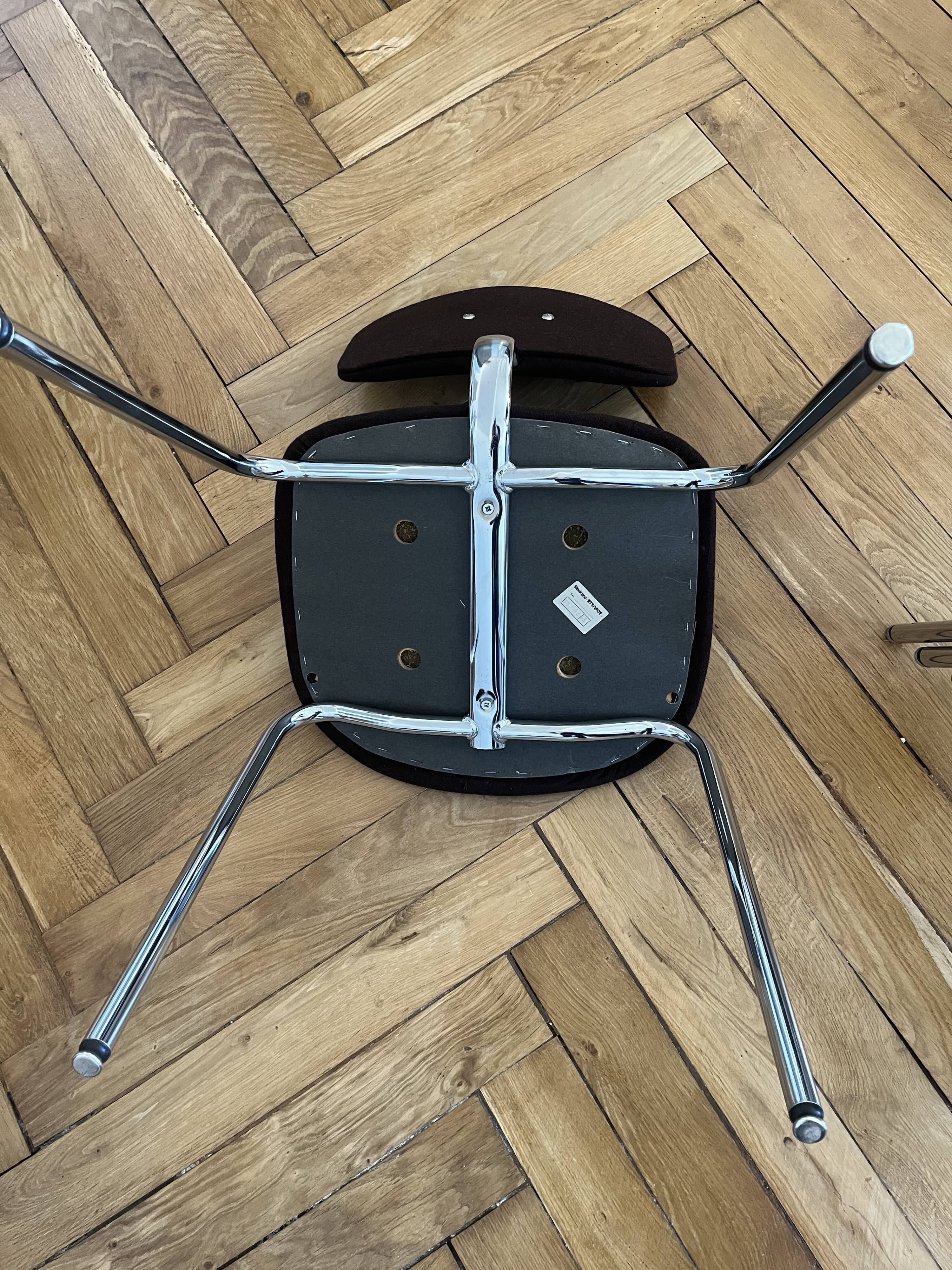 Set of 7 Steelcase Strafor chairs