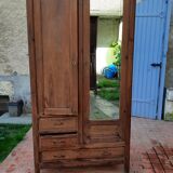 Armoire parisienne