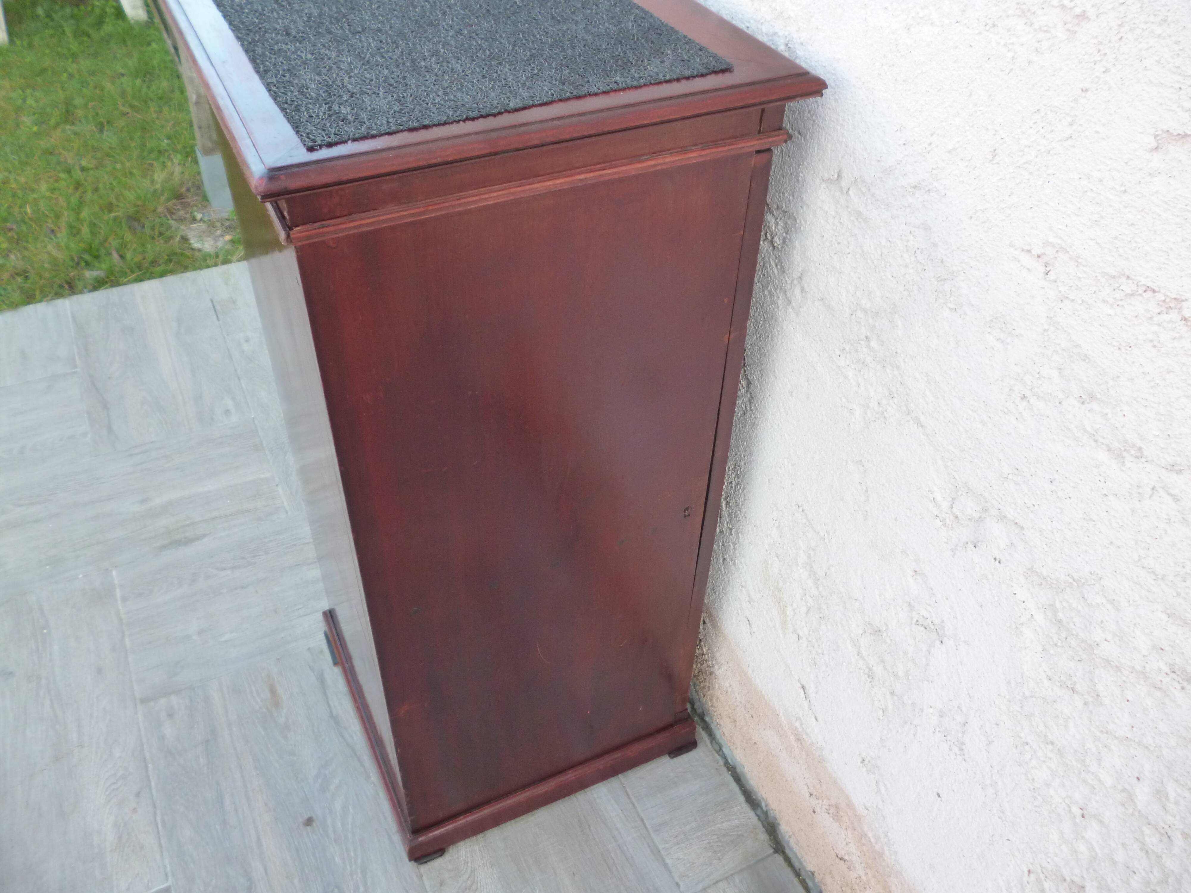 Watchmaker's trade furniture jeweler with antique mahogany secret