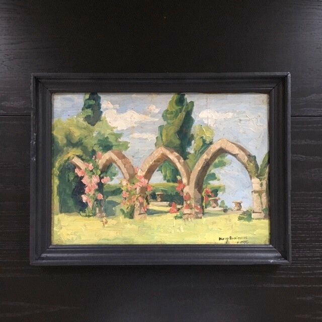 Table stones and roses