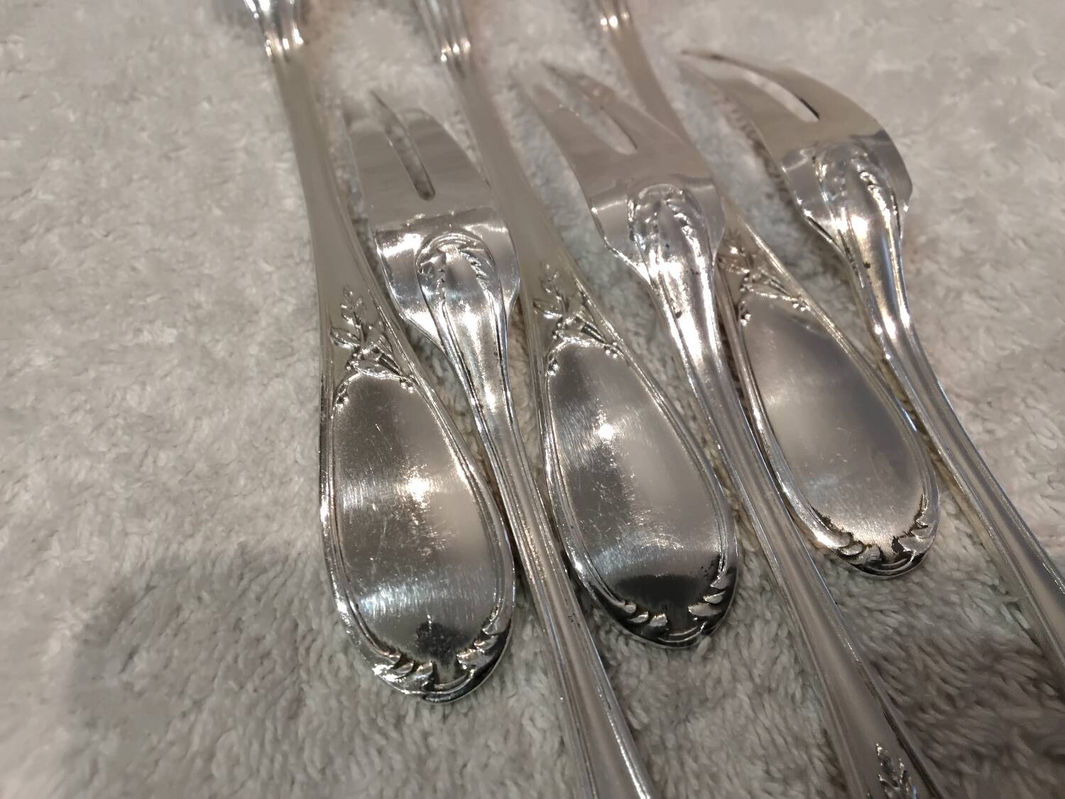 6 silver-plated metal snail forks by silversmith Ercuis, laurel wreath LXVI