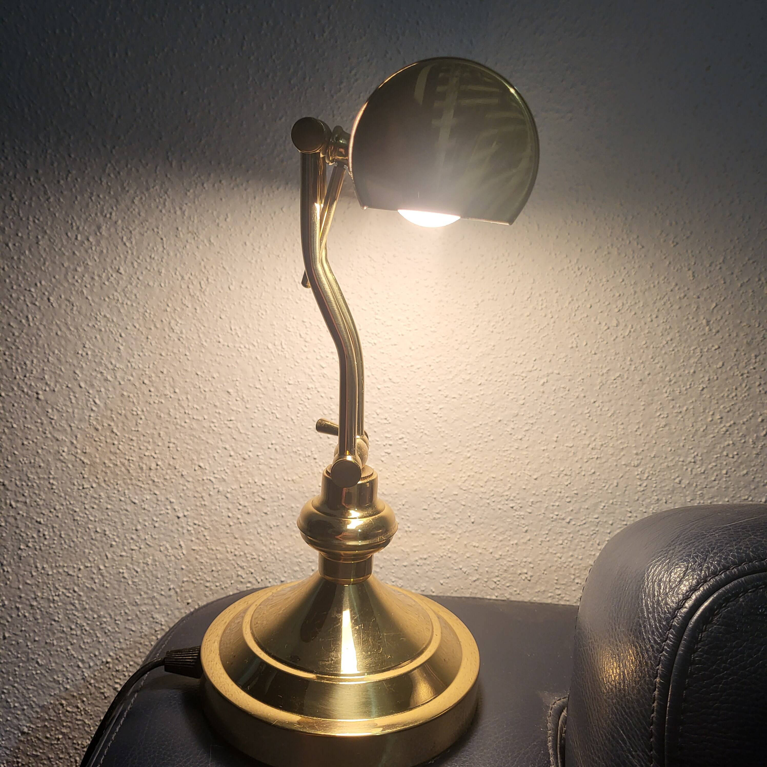 Notary, banker's lamp