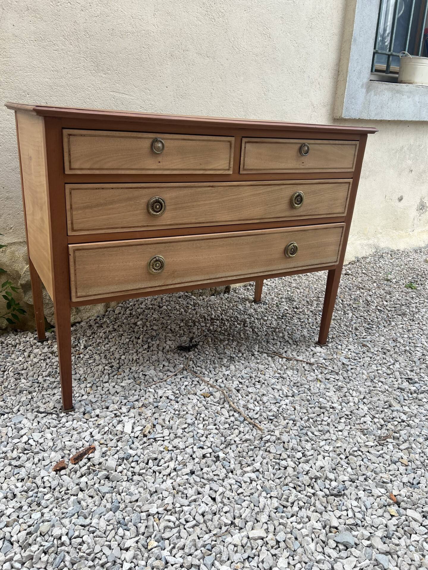 classic commode