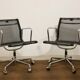 Lot de 2 fauteuils modèle EA 117 de Charles et Ray Eames par Vitra