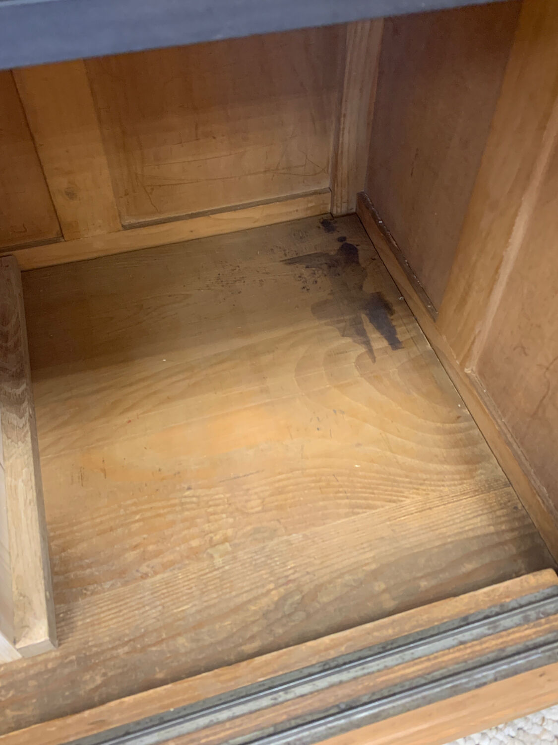 Armoire parisienne portes coulissantes