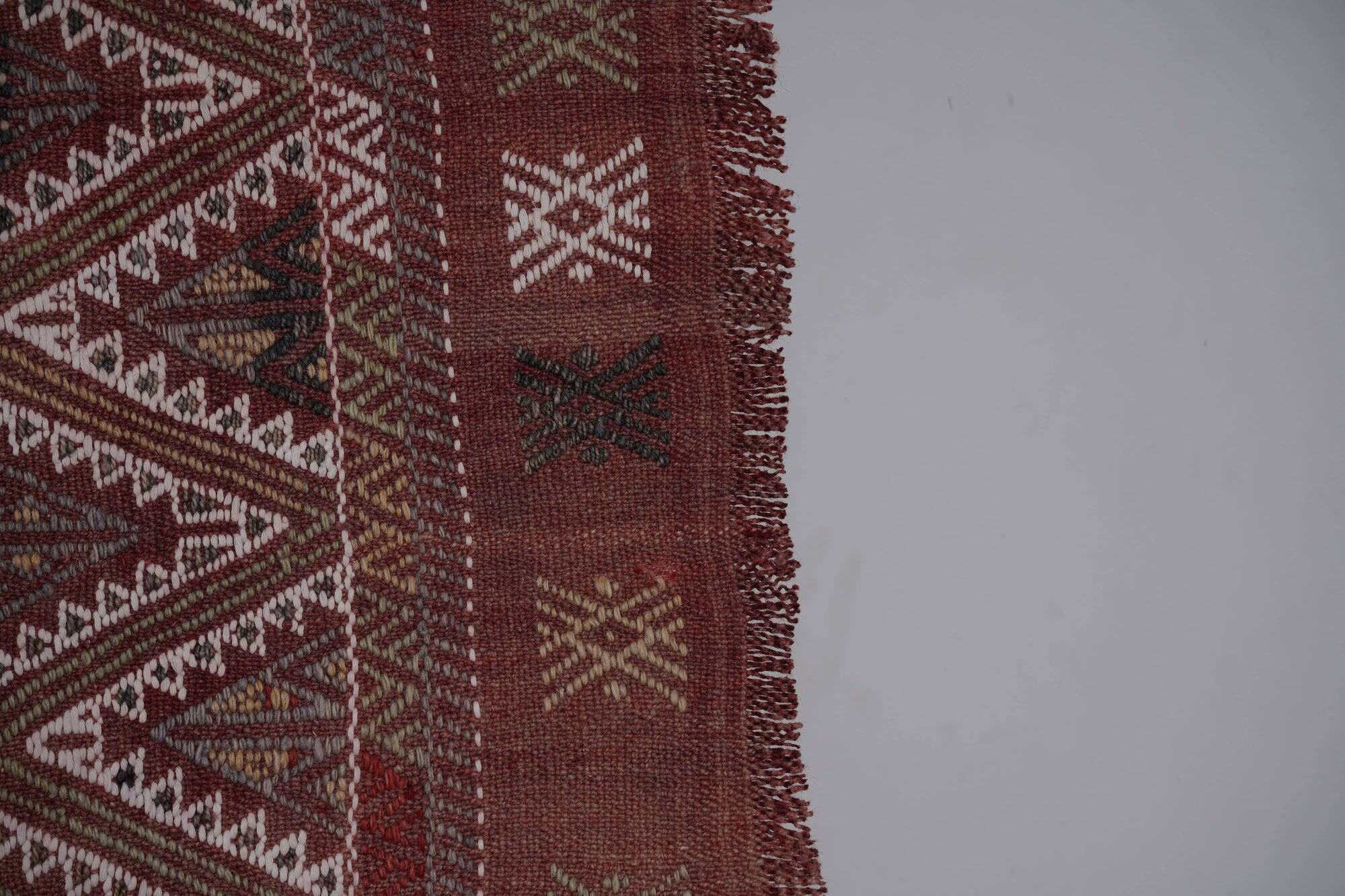 Vintage Turkish rug handmade 147x218 cm