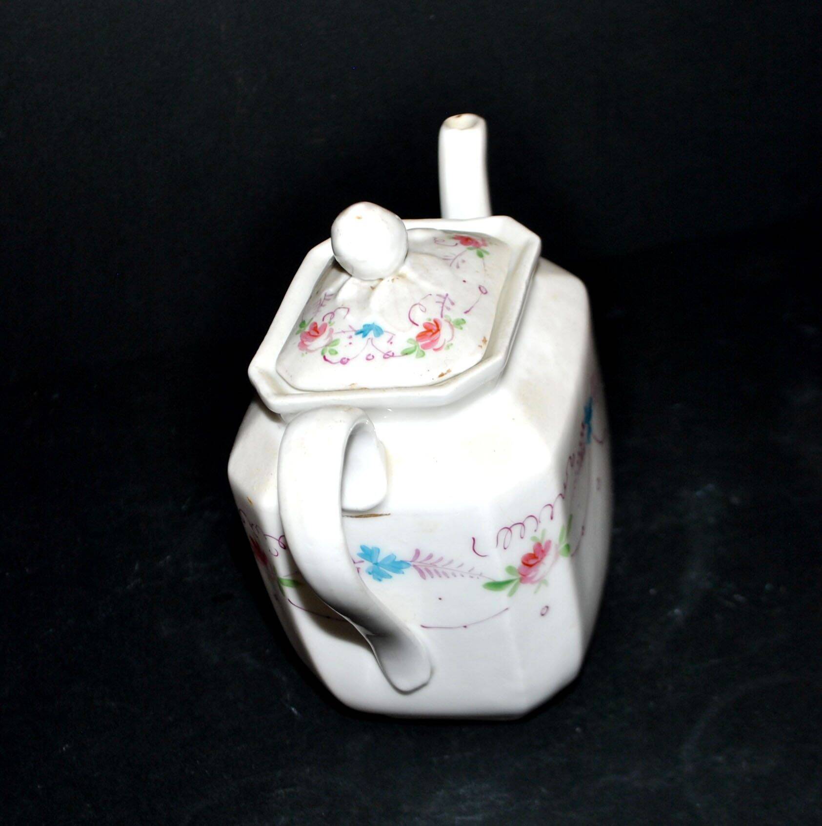 Old Paris porcelain herbal tea pot – hand-painted polychrome decoration, 19th century