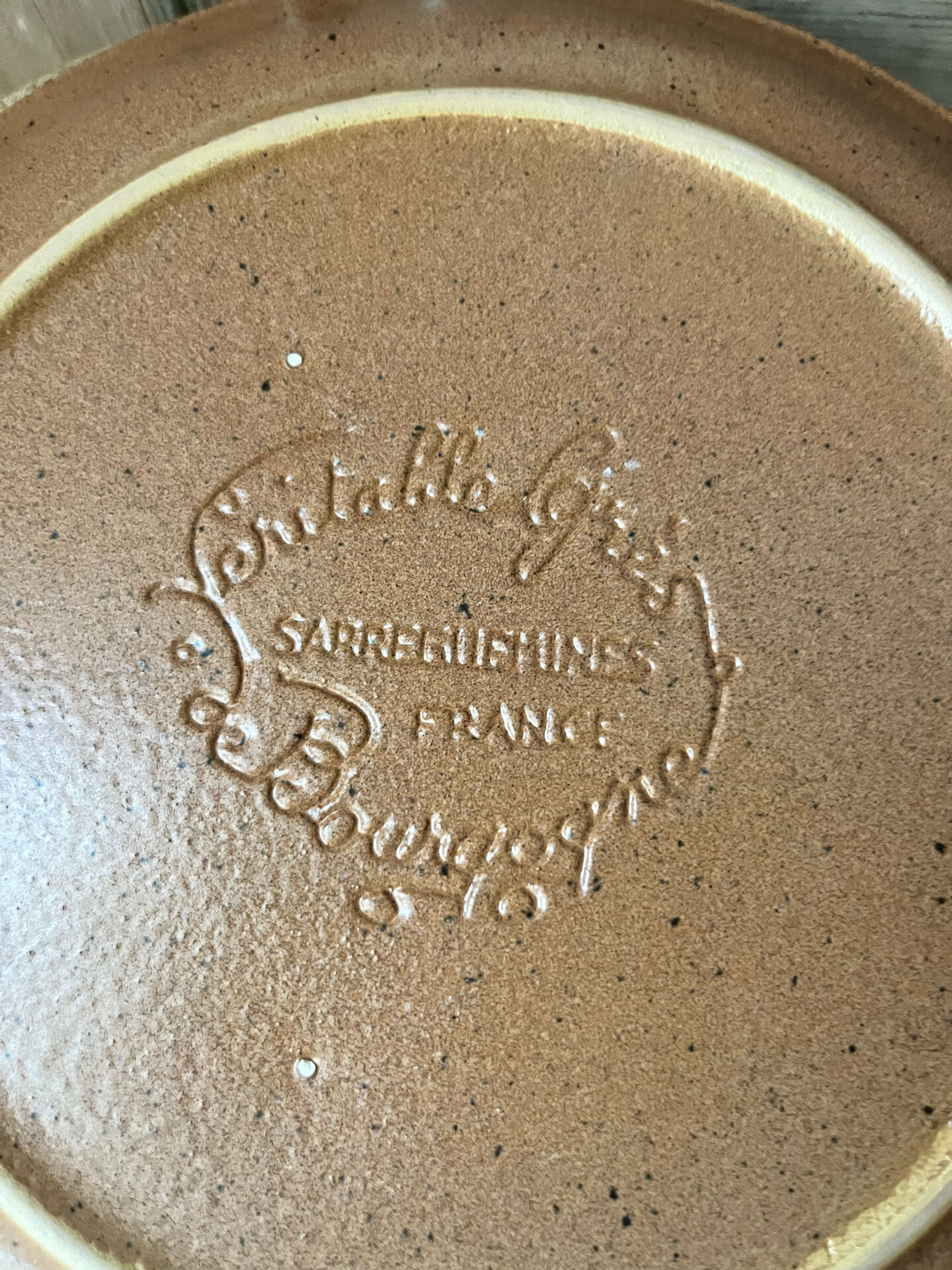 5 flat plates in stoneware