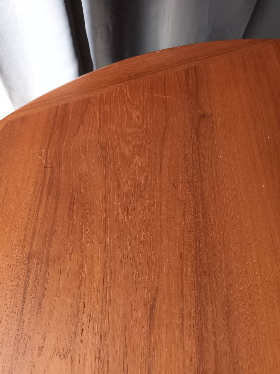 Scandinavian round table