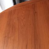 Scandinavian round table