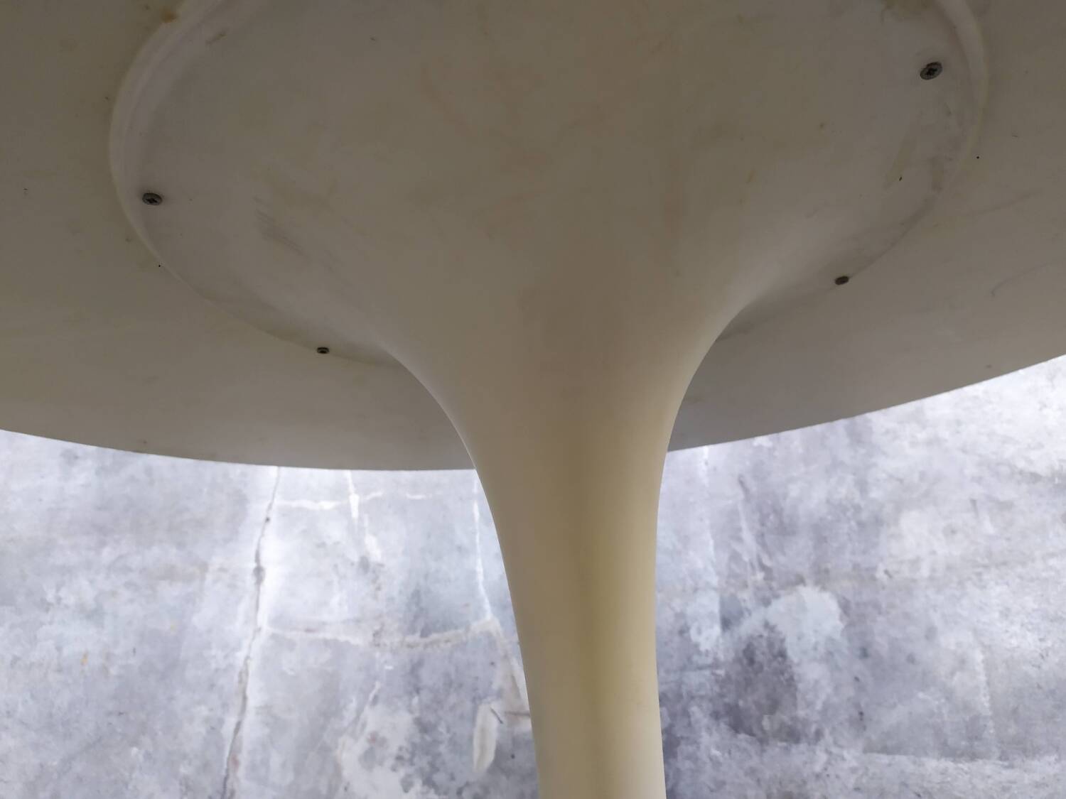 Vintage tulip foot table