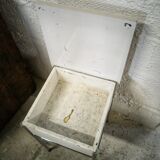 Formica shiner stool