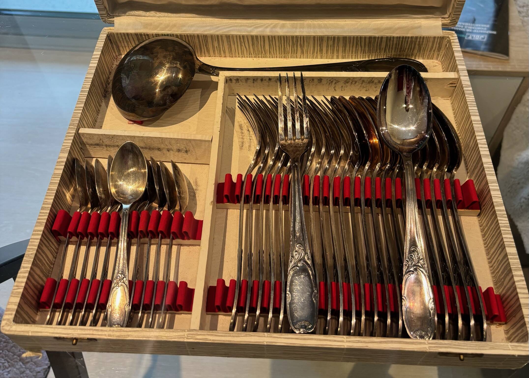 Complete service in silver-plated metal, reinforced silvering (1970s)