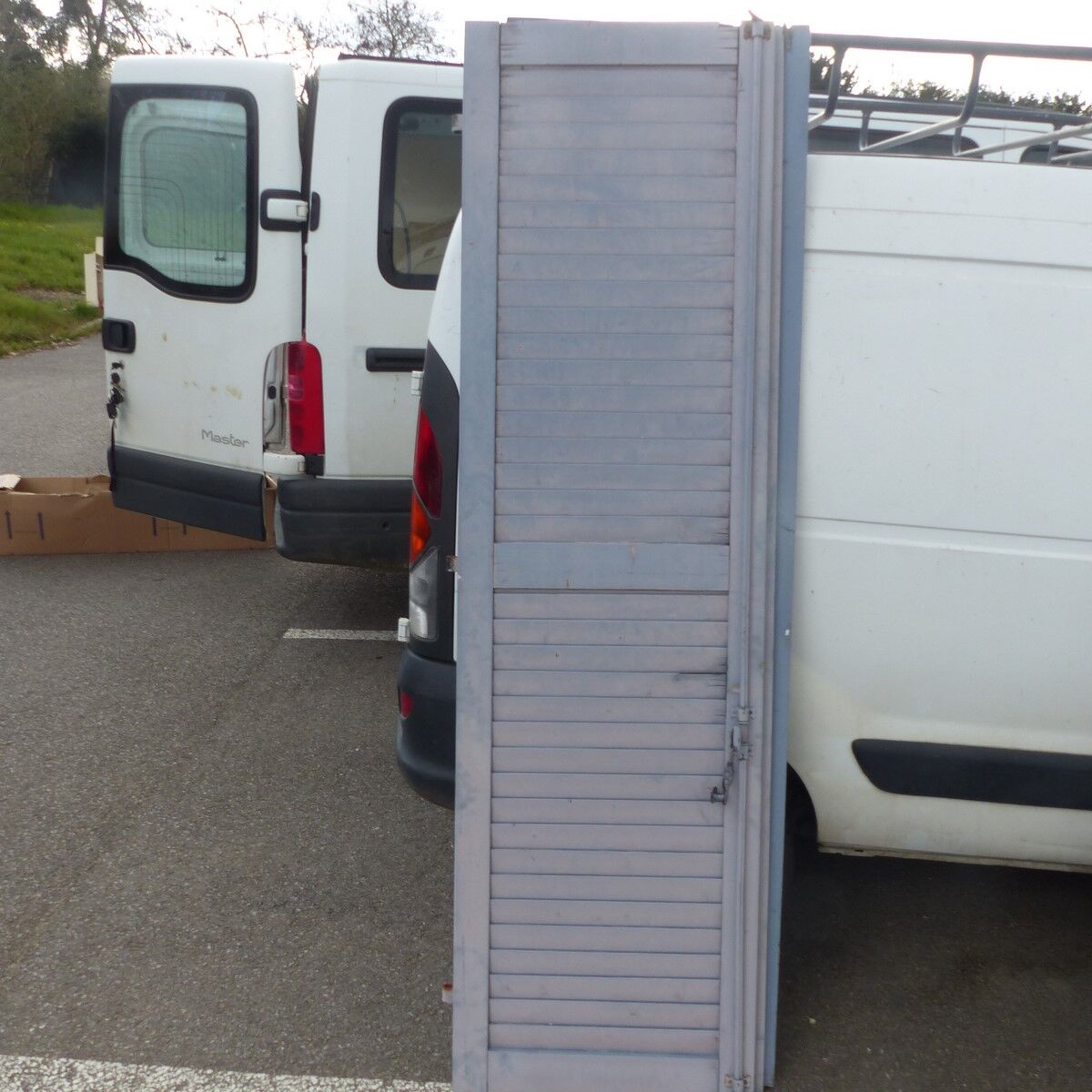 Lot of 3 shutters full of wood