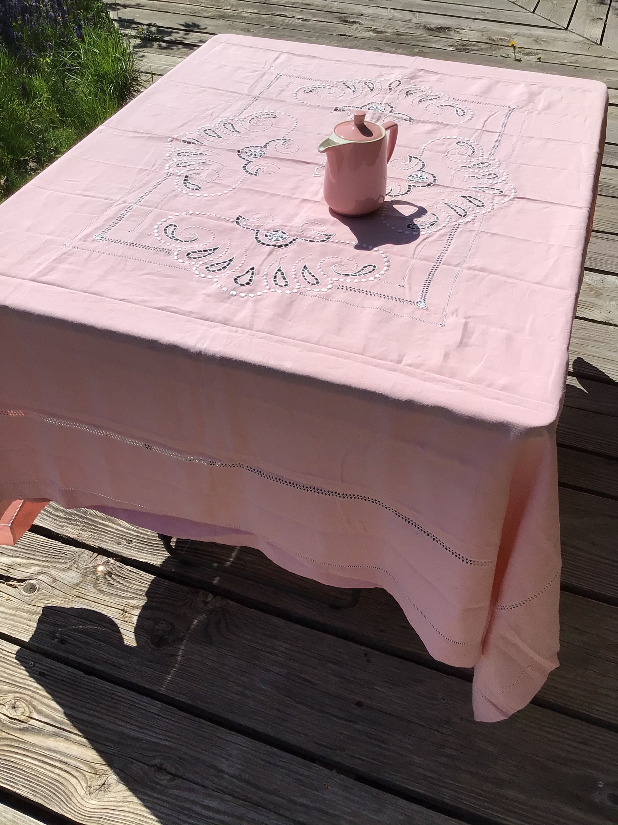 New rectangular tablecloth AG hand-embroidered 196X174cm