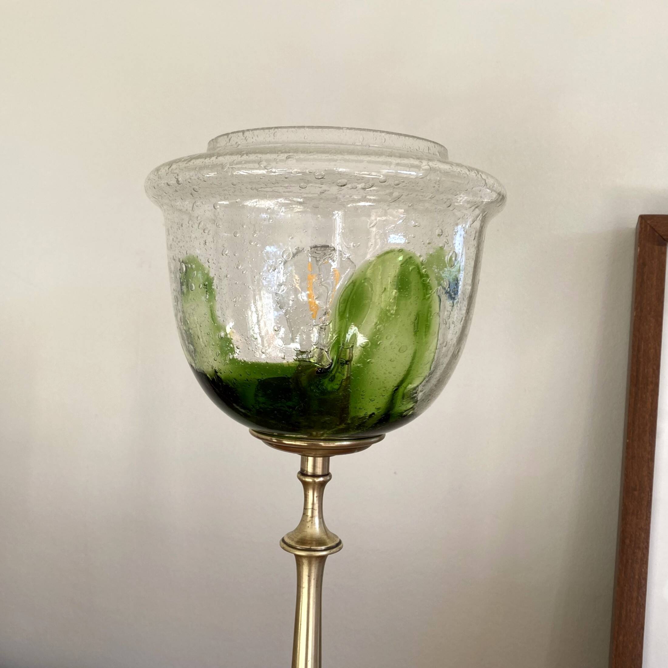 Lampe à poser globe en verre ancien Murano et pied laiton chevet
