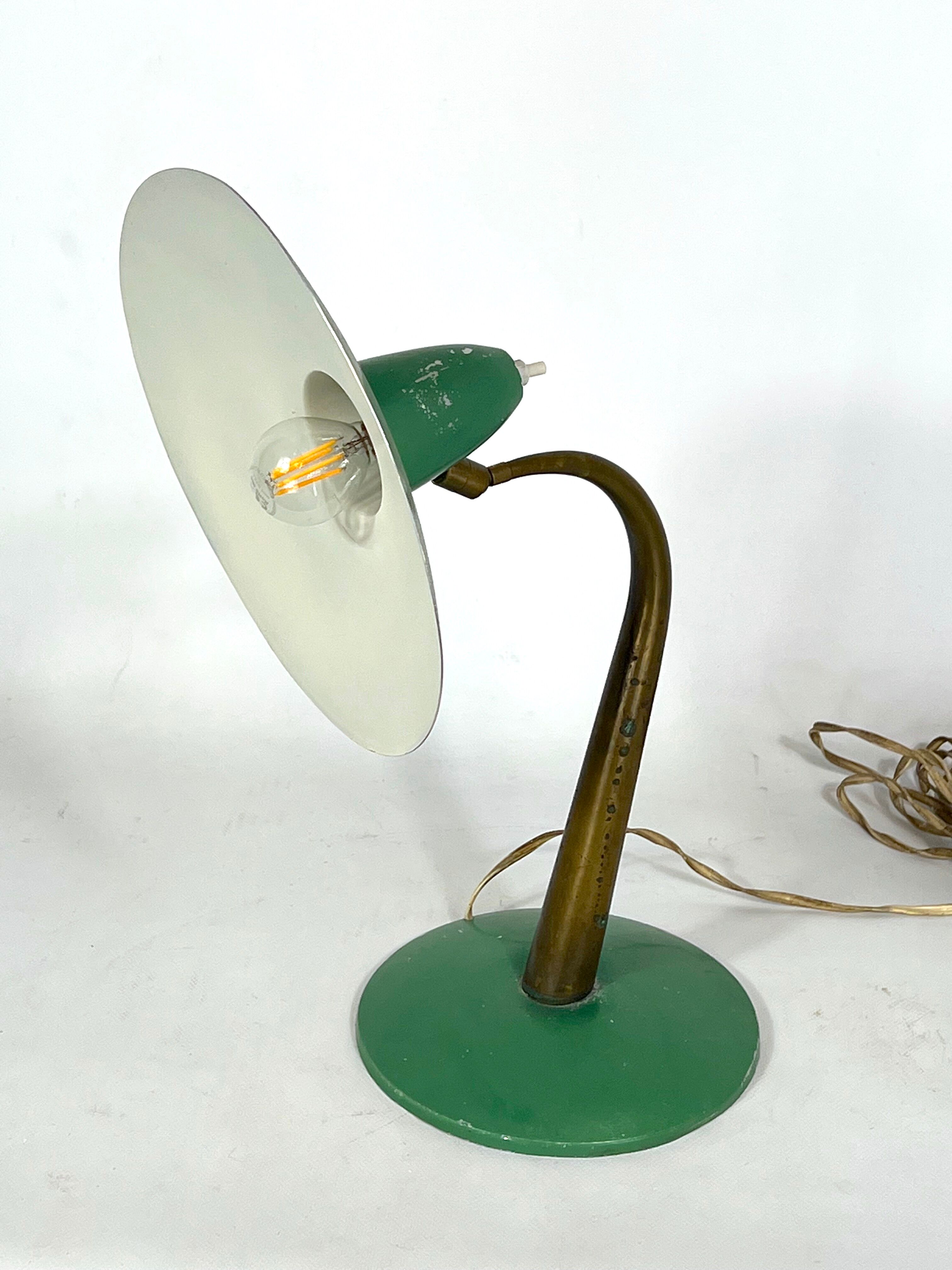 Mid-cenrury Italian Modern brass and green lacquer table lamp from 50s