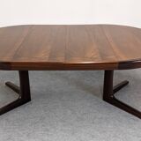 Baumann extendable dining room round table, France circa 1970.