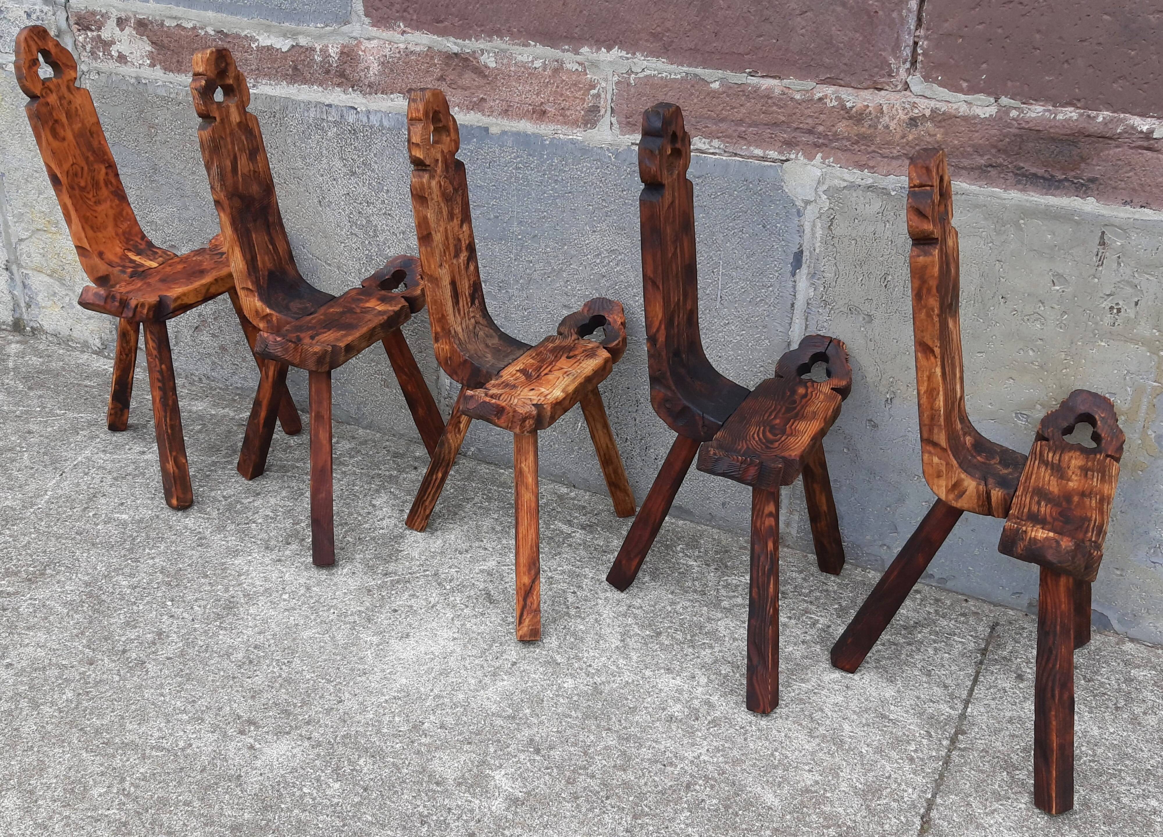 Set of 5 wooden tripod chairs