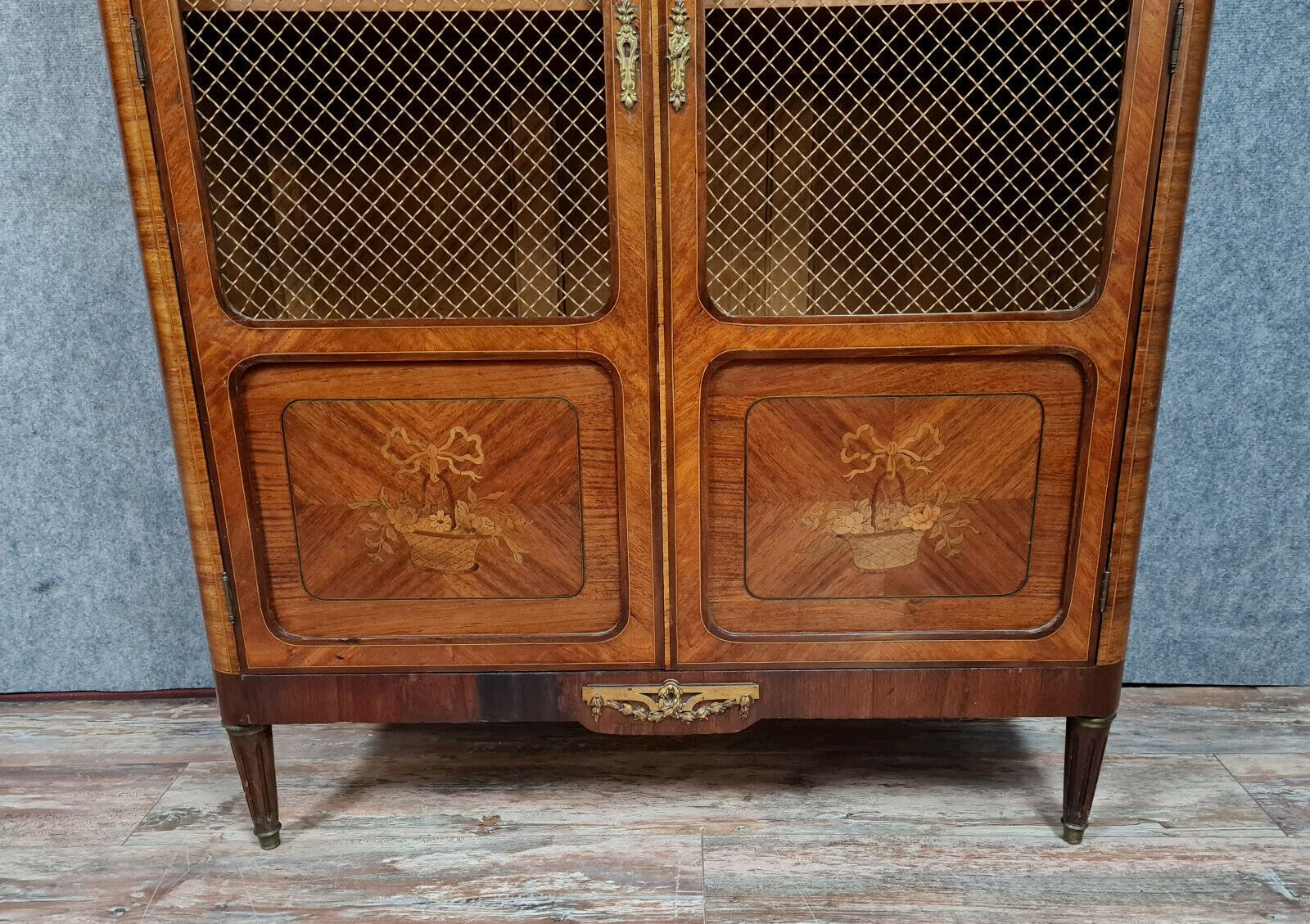Louis XVI library in precious wood markers around 1850