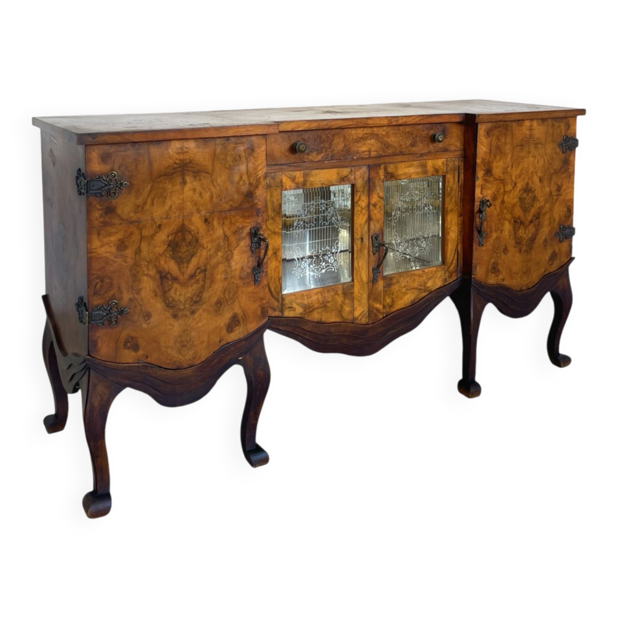 Buffet en noyer burr italien, années 1930.