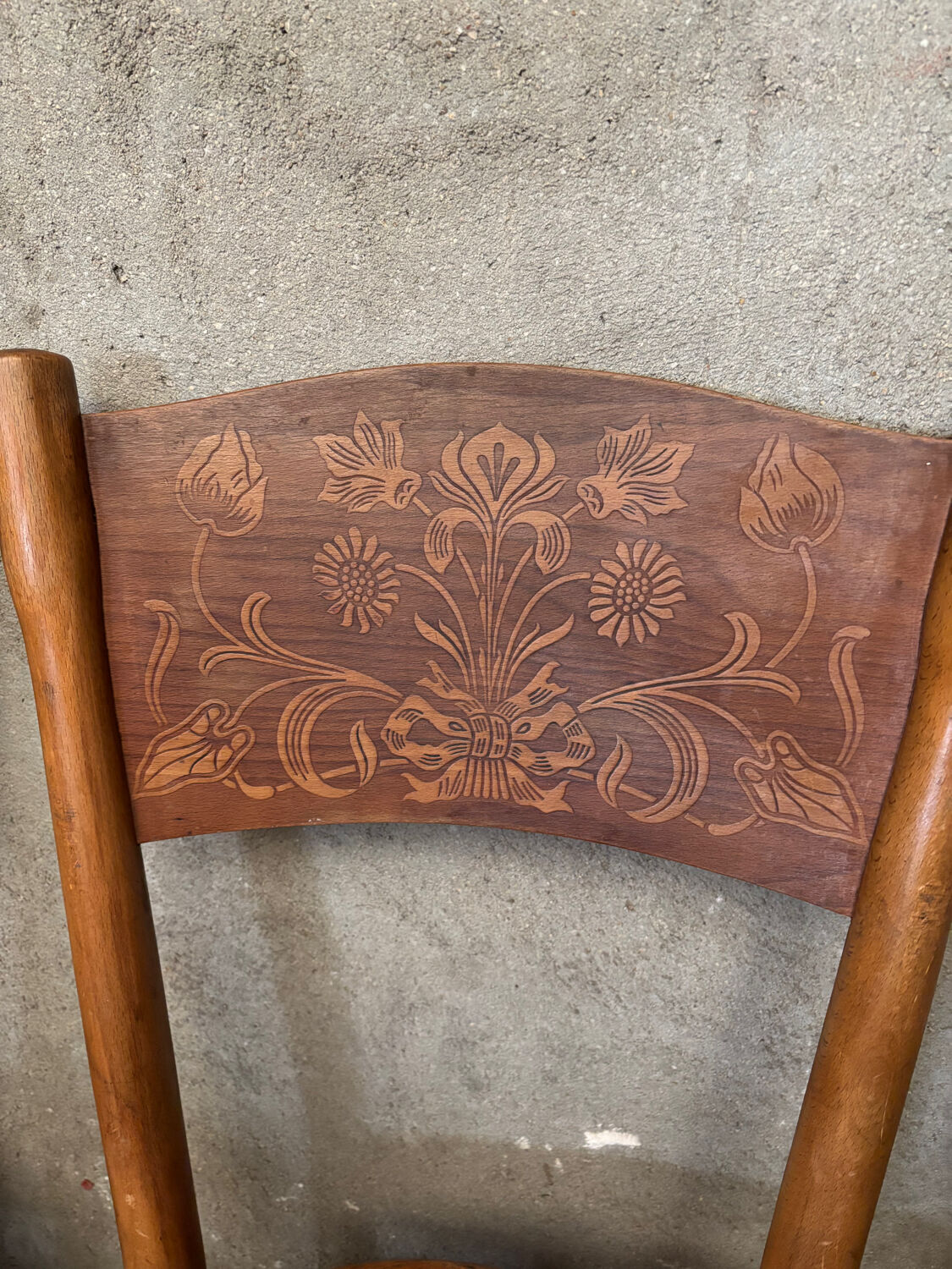 3 Aguilar bistro chairs