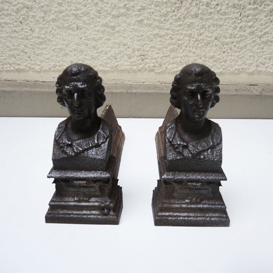 Anciens chenets en fonte – Marianne RF